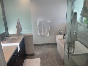 Douche, serviettes fournies