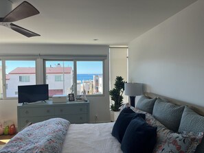 3 chambres, fer et planche à repasser, Wi-Fi, draps fournis