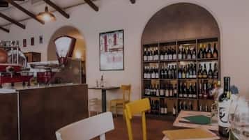 Tägliches inbegriffenes Frühstücksbuffet