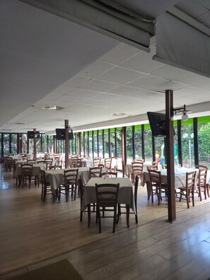 In-room safe, free WiFi