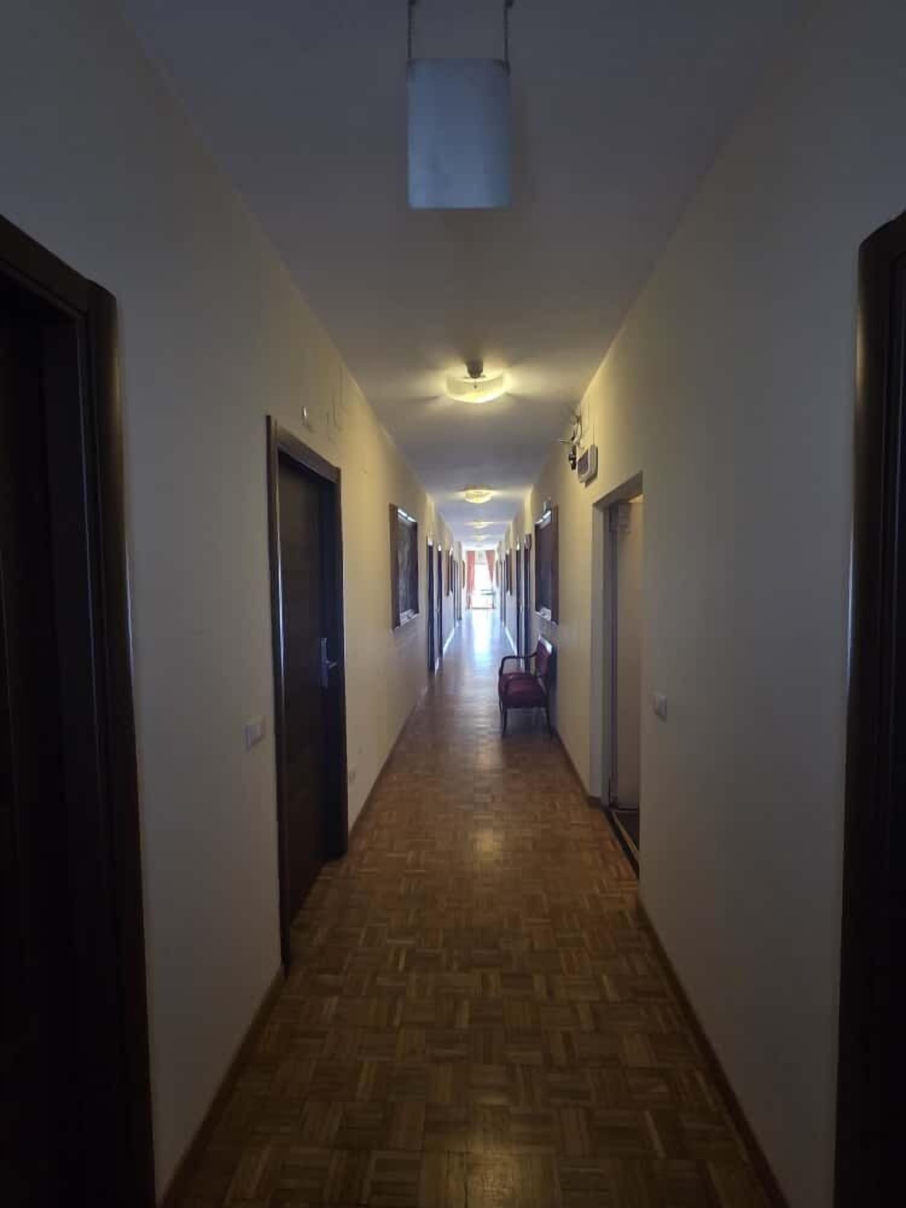 Brankas dan Wi-Fi gratis