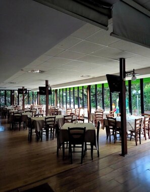 Birthday party area - La Vecchia Fattoria (Loreto)
