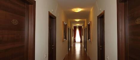 In-room safe, free WiFi