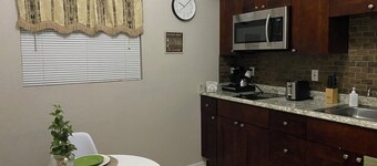 Unit B Cozy 1 bedroom 1 bath Studio.