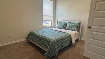 6 bedrooms, WiFi, bed sheets