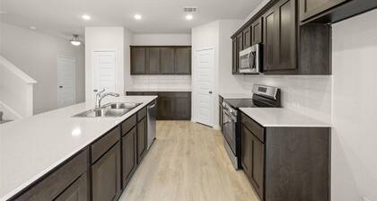 Marvelous 6-bedroom villa in Denton