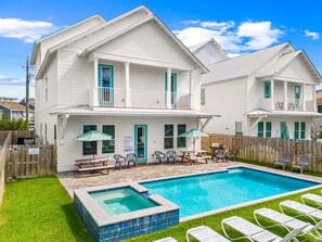 A heated pool - Ellis Retreat with LSV, Arcade, and Billiards (Miramar Beach)