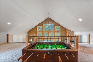 Game room - New! Hot tub, Fire Pit, Foosball Table! (Bigfork)