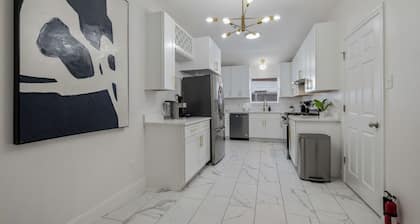 Modern 3BR in Bishop Arts Walk to Shops