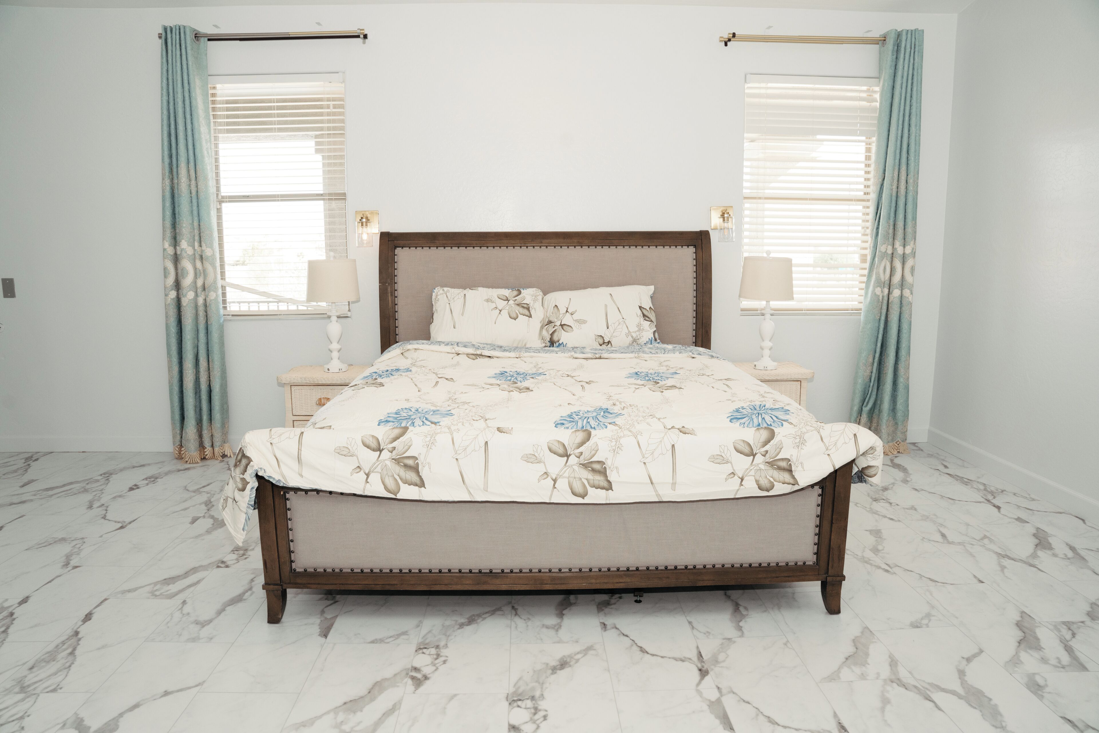 Suite Deluxe | Escritorio, tabla de planchar con plancha, wifi gratis