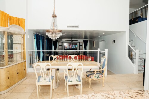 Large Family Home Near Phoenix