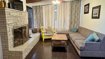 TV, fireplace
