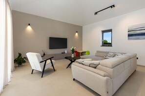 TV - Villa Flores (Istria - Žužići) (Žužići)