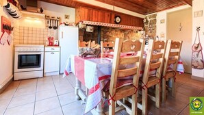 Private kitchen - Chez l'Toine et la Pauline (SAINT ROMAIN)