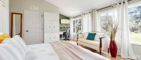 4 Schlafzimmer, Schreibtisch, Bügeleisen/Bügelbrett, kostenloses WLAN