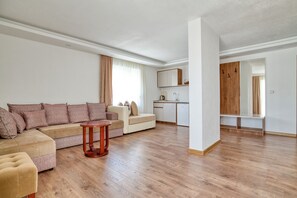 Luxury Apartment, Kitchen, Poolside | Living room - Aqua Lounge Aparthotel Ulcinj (Ulcinj)