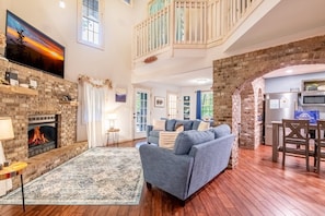 TV, fireplace