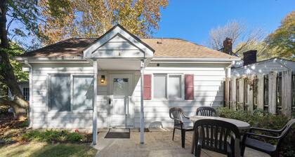 Charming 2-bedroom Cap Cod style cottage