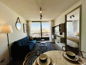 Room - Urbano Esperanza Plaza Yungay Laundry Park Pool (Santiago)