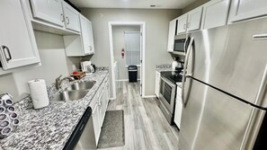 Fridge, microwave, oven, stovetop - Dual Vista-Two top-floor condos! Sleeps 16. Perfect for large groups or families (Branson)