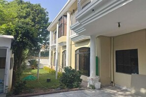 Garden - Ruiyin Chinese Hotel (Islamabad)