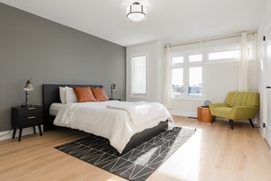 4 quartos, acesso à internet, roupa de cama