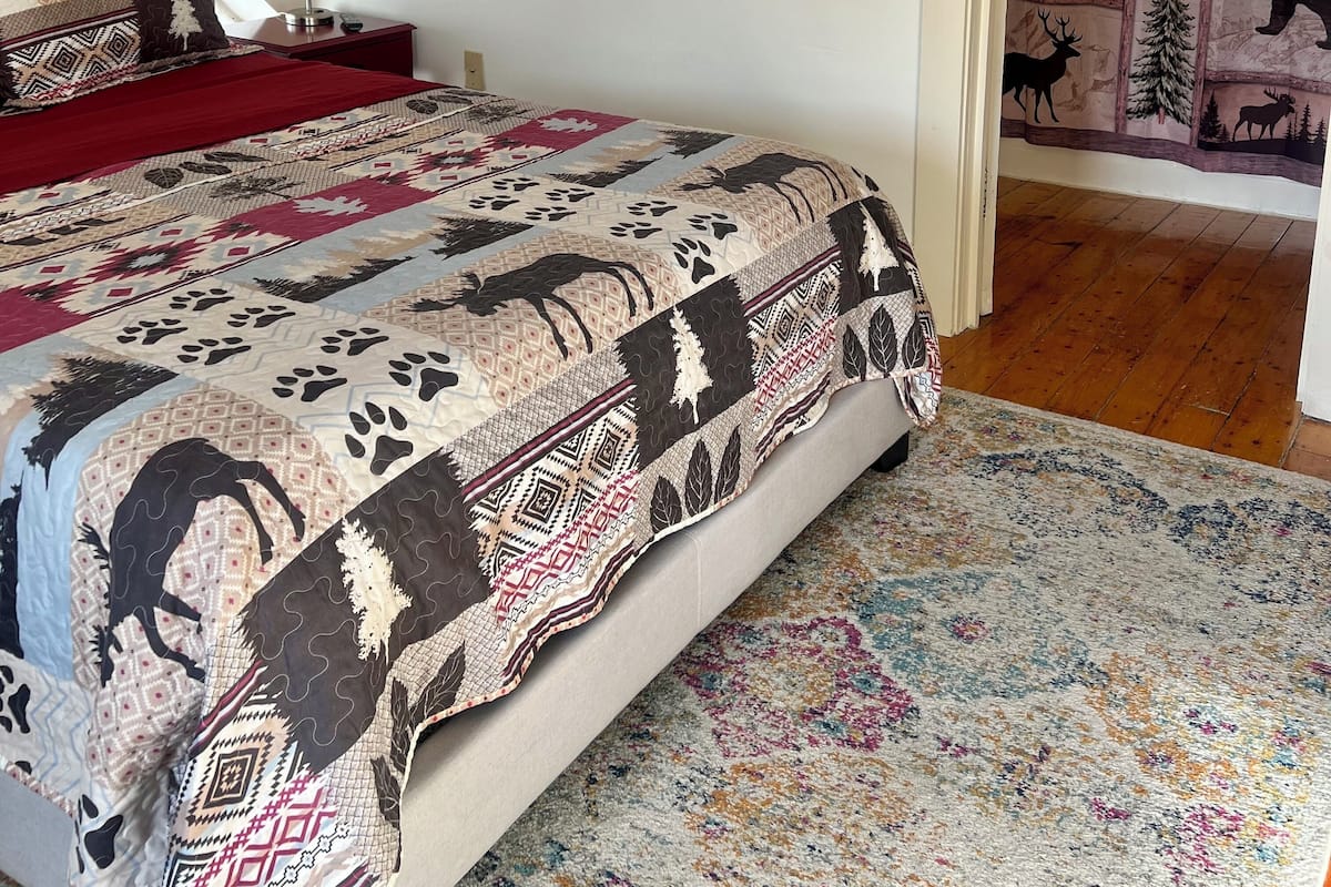 Tweepersoonskamer, 1 queensize bed, uitzicht op bergen | Gratis wifi