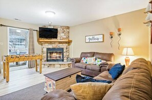 TV, fireplace
