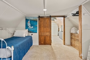 2 bedrooms, WiFi - Heavenly Pines Cabin | Ski Heavenly | HCH0648 (South Lake Tahoe)