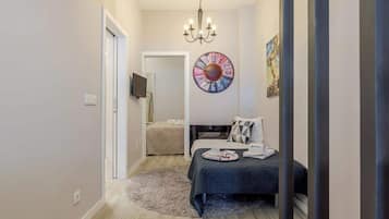 2 slaapkamers, een strijkplank/strijkijzer, reisbedje, gratis wifi