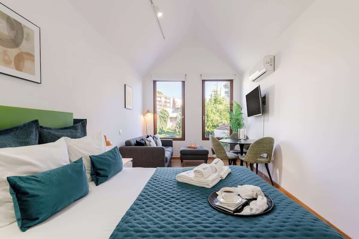 アイロン / アイロン台、旅行用ベビーベッド、WiFi (無料)、ベッドシーツ