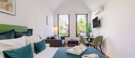 Iron/ironing board, travel cot, free WiFi, bed sheets