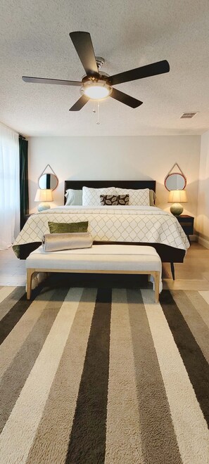 4 slaapkamers, een strijkplank/strijkijzer, gratis wifi, beddengoed