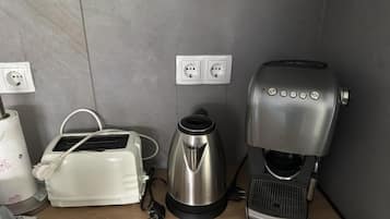 Kaffee und/oder Kaffeemaschine