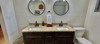 Homestead House - Simple comfort in the heart of Kansas