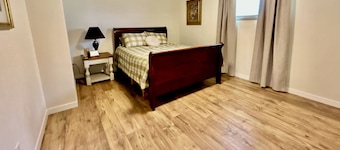 Homestead House - Simple comfort in the heart of Kansas