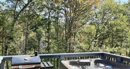 The Loft at Kettlestone with Hot Tub in the RRG