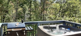 The Loft at Kettlestone with Hot Tub in the RRG
