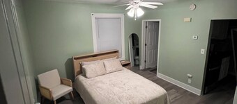 Soothing studio with AC/Heat in charming Hammond