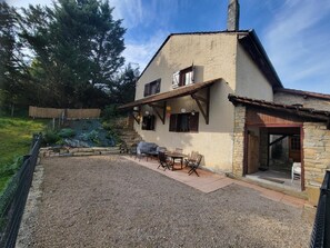 Outdoor dining - Le Thiellet - SAINT USUGE (SAINT USUGE)