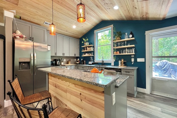 Mikrovågsugn, ugn, spishäll och diskmaskin