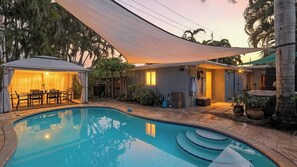 Interior - Fort Lauderdale Escape With Pool, Hot Tub & Dual Kitchens Paradise Stay by Avantstay (Fort Lauderdale)