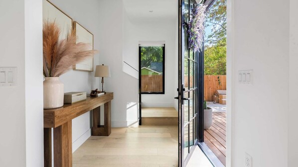 House (3 Bedrooms) | Interior - Stylish Home With Firepit & Balcony Steps From Austins Best Near Rainey St, Lady Bird Lake & Downtown The Ashlee by Avantstay (Austin)