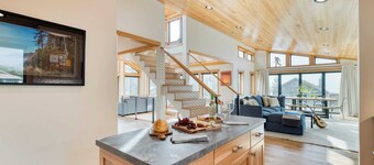 Steps From Manzanita Beach Ocean Views, Bikes & Firepit Vitamin Sea by Avantstay