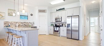 Wingin' It!
Vacation home in Crystal Beach with an open layout and patio