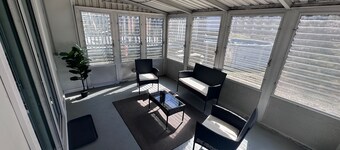 Modern Huntington Retreat – Walk to Village, Dine & Shops + Train to NYC