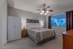 3 bedrooms, desk, iron/ironing board, free WiFi - Peaceful Location w/Sunset & Wildlife Views, Htd Pool, Hot Tub, Fire Table, 2 Bikes (Gold Canyon)