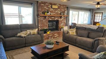 Smart TV, fireplace, DVD player, video library
