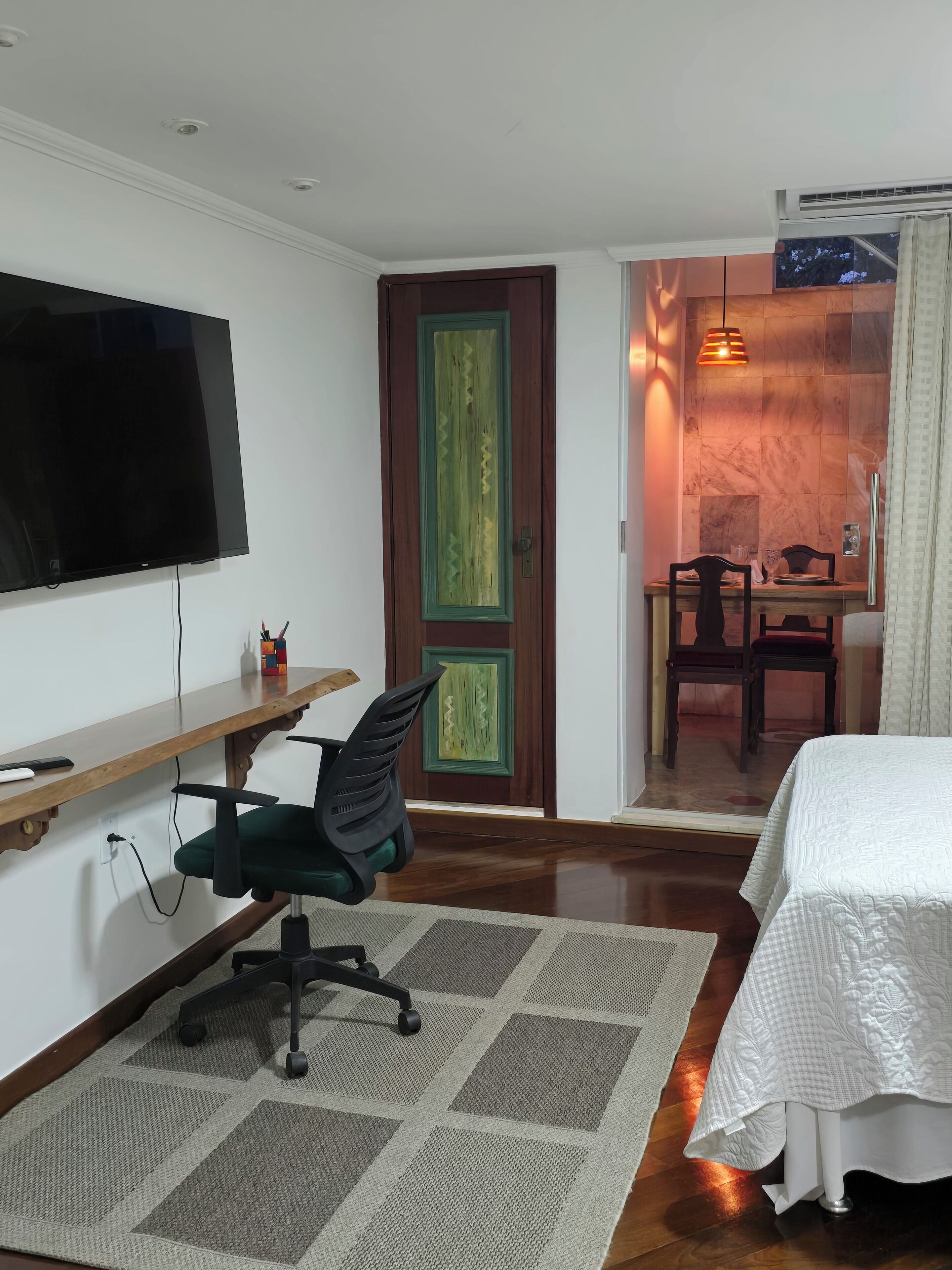 1 bedroom, iron/ironing board, bed sheets