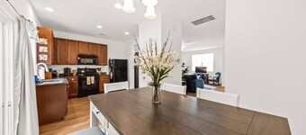 Southern Oak Cottage